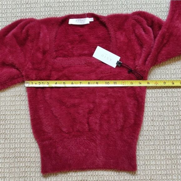 ASTR Fuzzy Crop Sweater - Picture 5 of 10